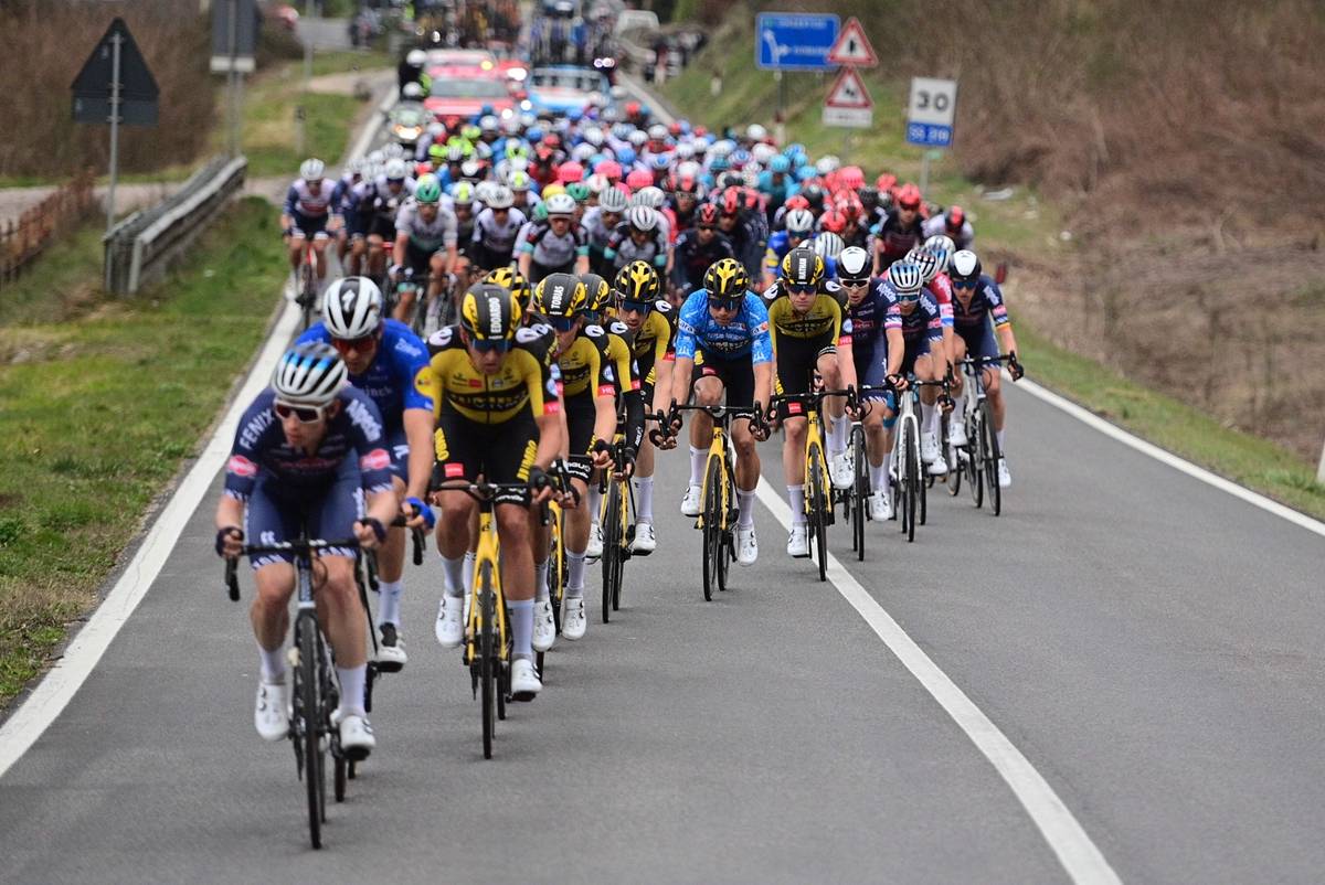 哈斯车队绝杀红牛二队,皮亚斯特里带队取胜 哈斯车队绝杀红牛二队,皮亚斯特里带队取胜