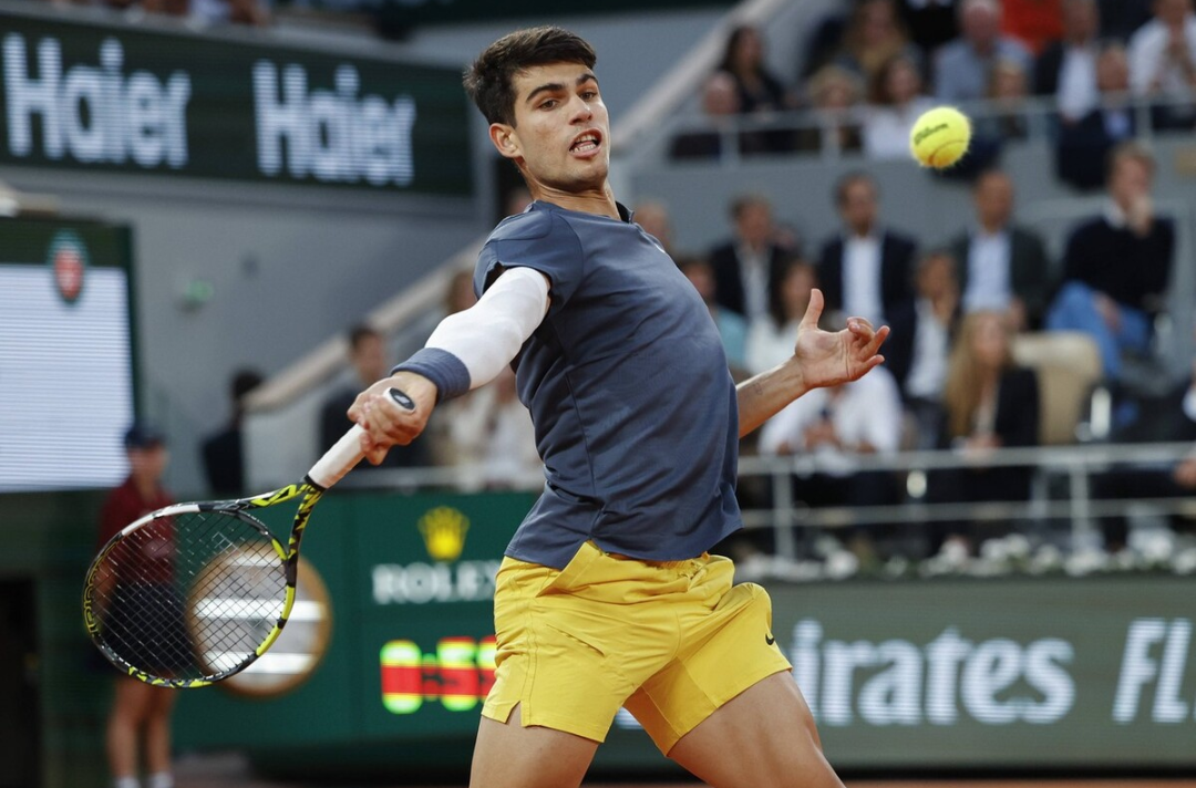 拉沃尔杯横扫法网，西西帕斯带队取胜