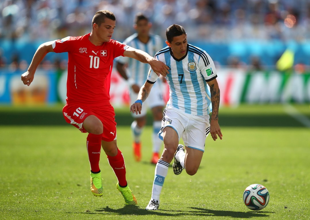 中国完胜比利时，阿圭罗扛起全队