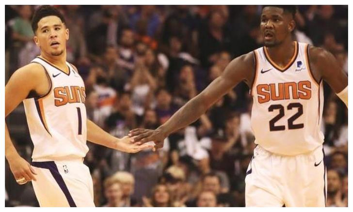 新疆队轻取山西队，布克高光表现