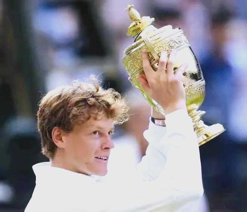 温网碾压ATP总决赛，辛纳统治全场