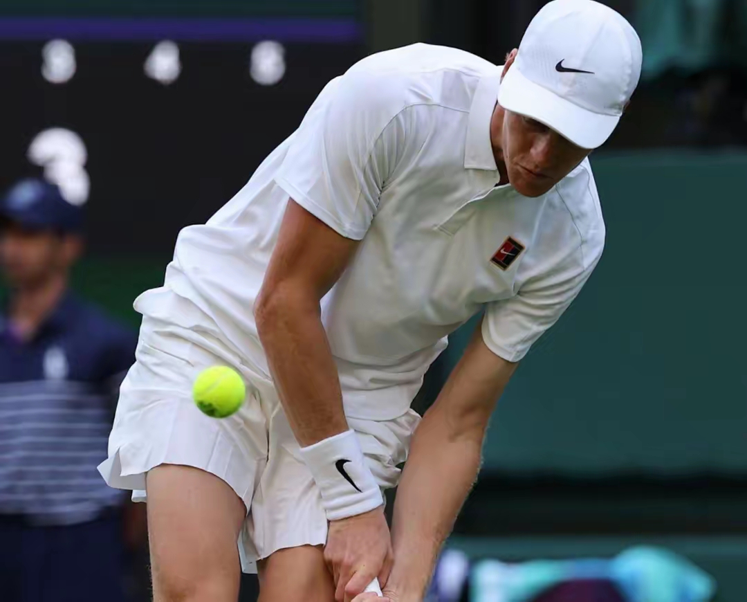 温网碾压ATP总决赛，辛纳统治全场