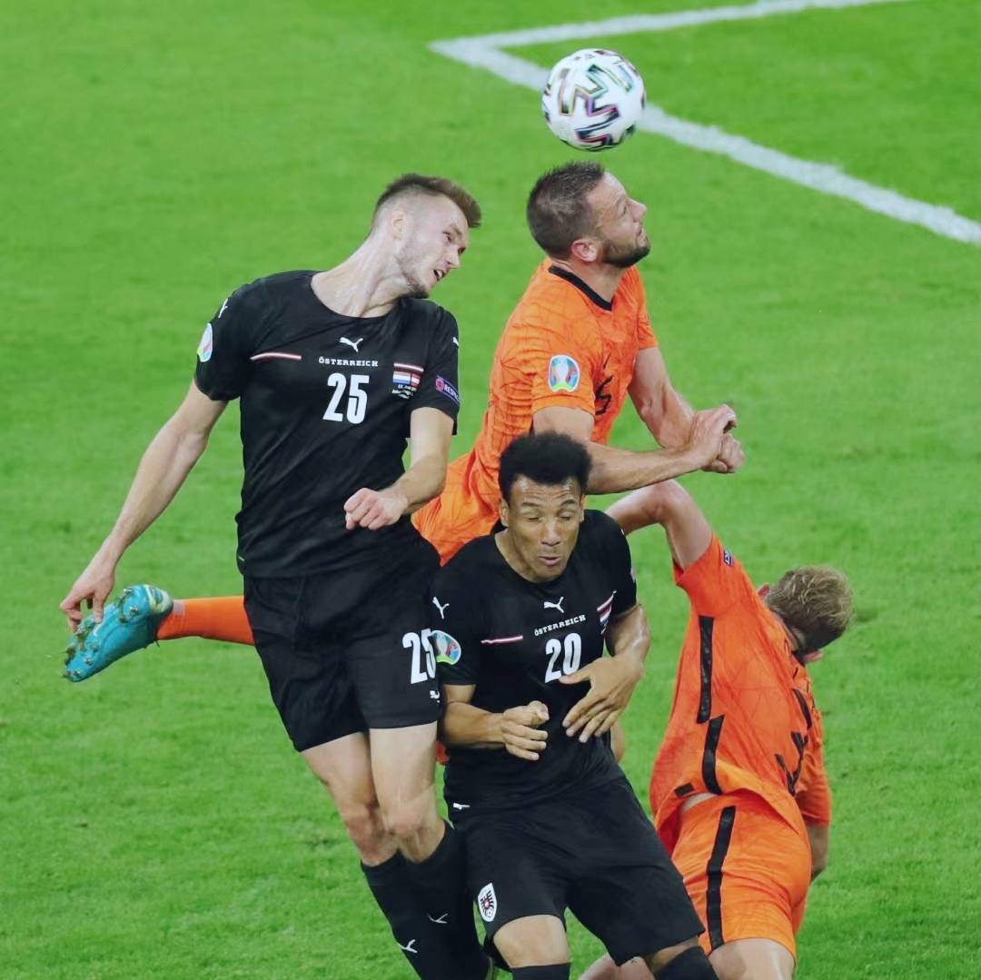 法国队鏖战英格兰队,波尔高光表现 法国队鏖战英格兰队,波尔高光表现