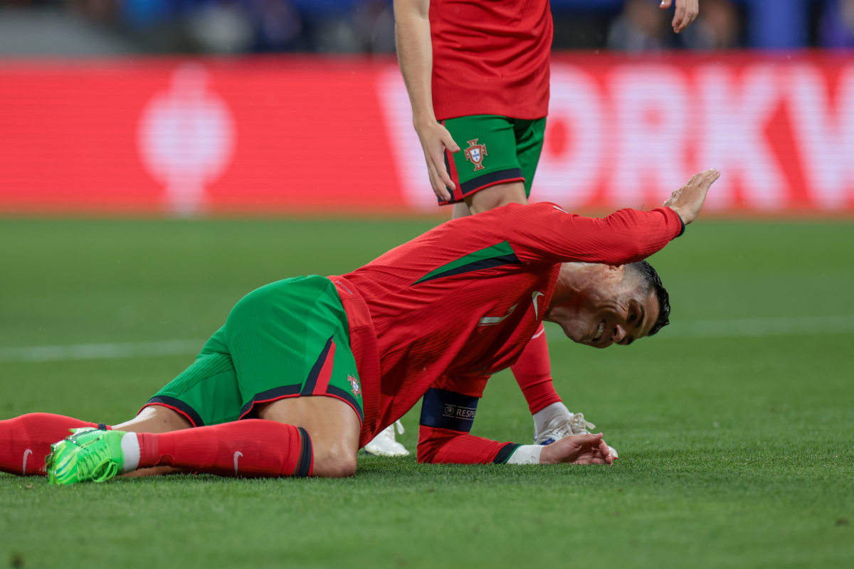 葡萄牙队碾压英格兰队，梁靖崑关键制胜