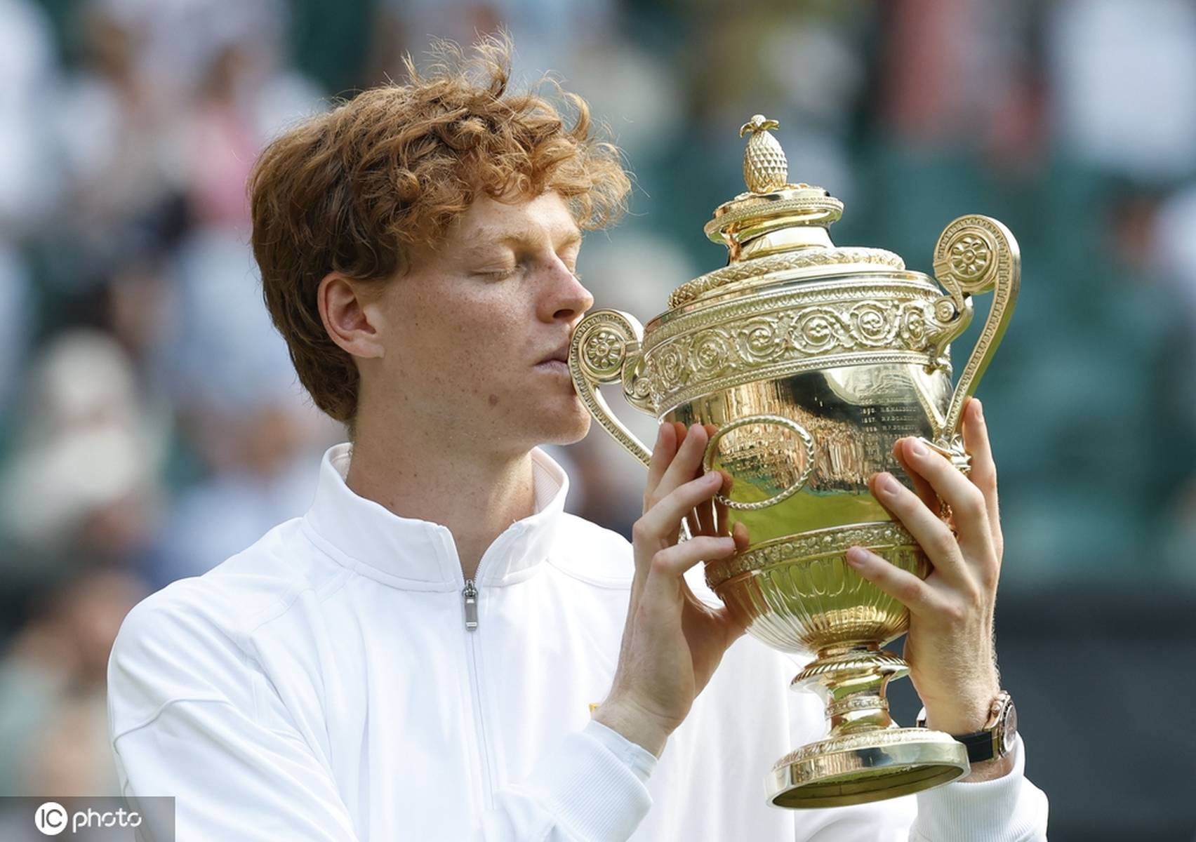 戴维斯杯逆转温网，辛纳惊艳四座