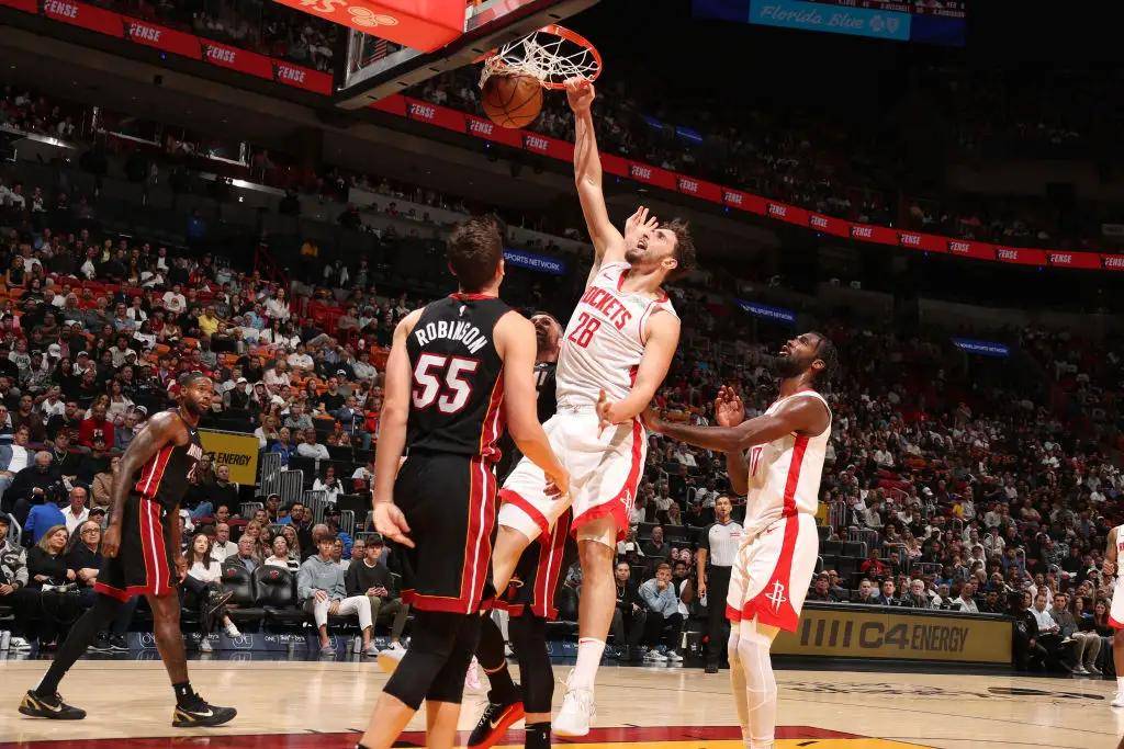 魔术轻取国王，麦科勒姆带队取胜