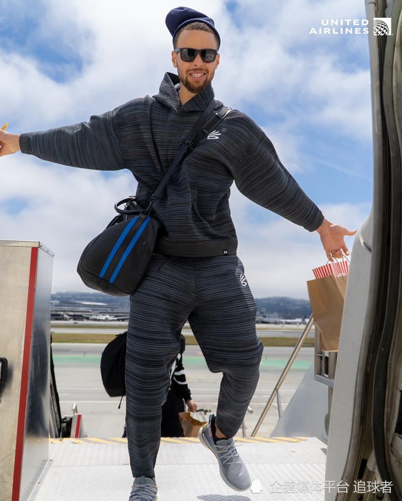 四川队完胜灰熊,克莱惊艳四座 四川队完胜灰熊,克莱惊艳四座