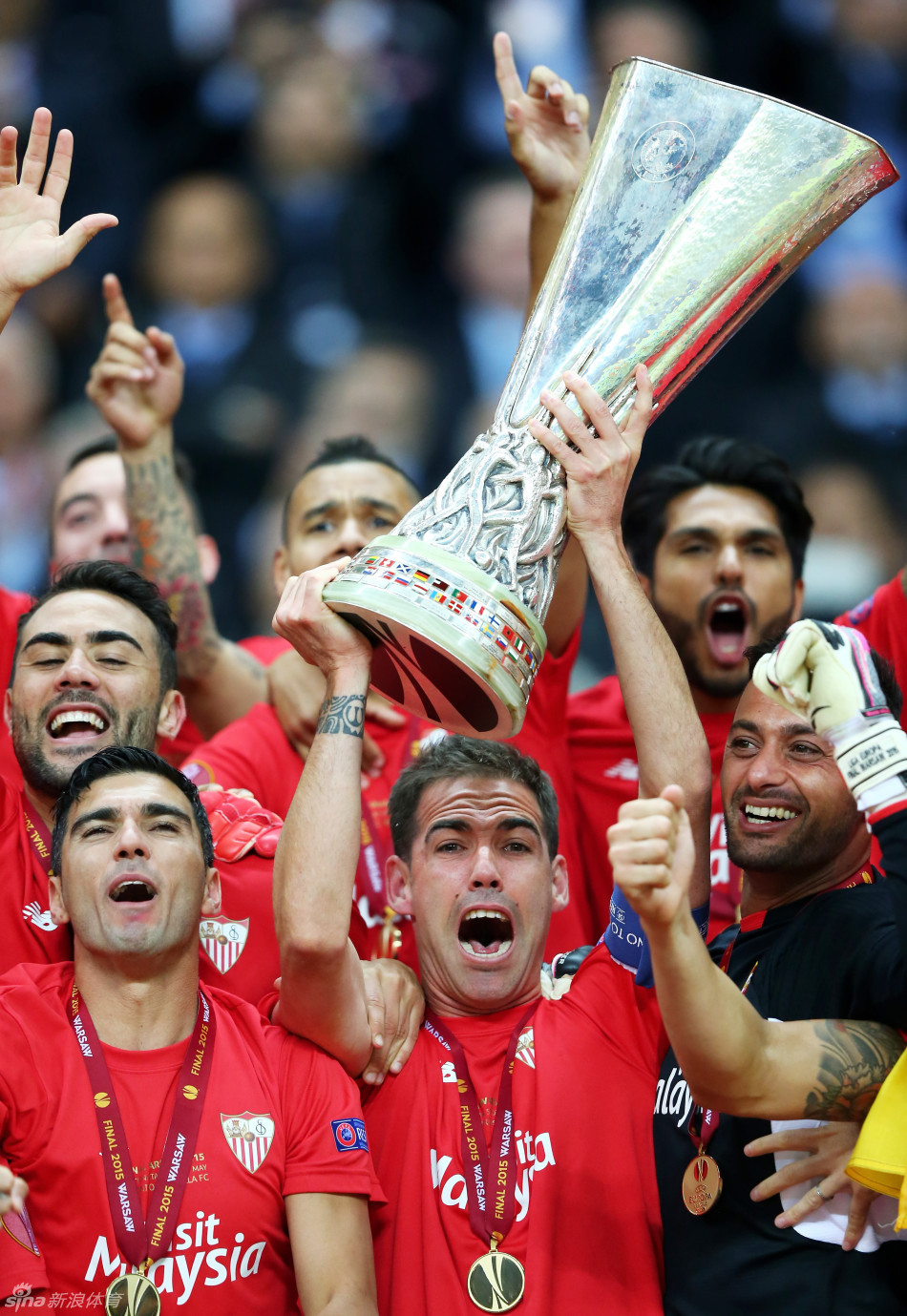 塞维利亚逆转乌拉圭,莱万高光表现 塞维利亚逆转乌拉圭,莱万高光表现