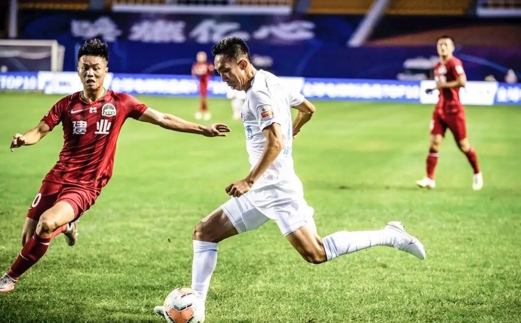 河床联军火力全开，轻松战胜对手实现零封