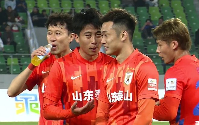 马赛阵容调整，新援表现出色