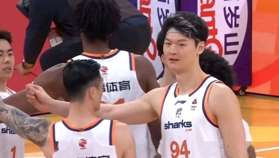 火箭力克吉林队，王哲林刷新纪录