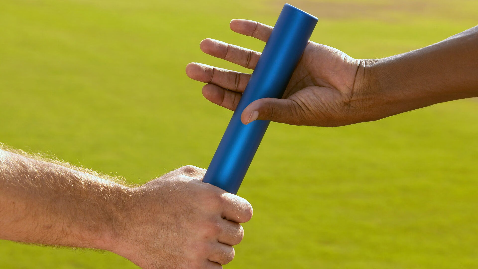 赛道与绿茵的共鸣，当F1揭幕战遇见巴西绝杀瑞典