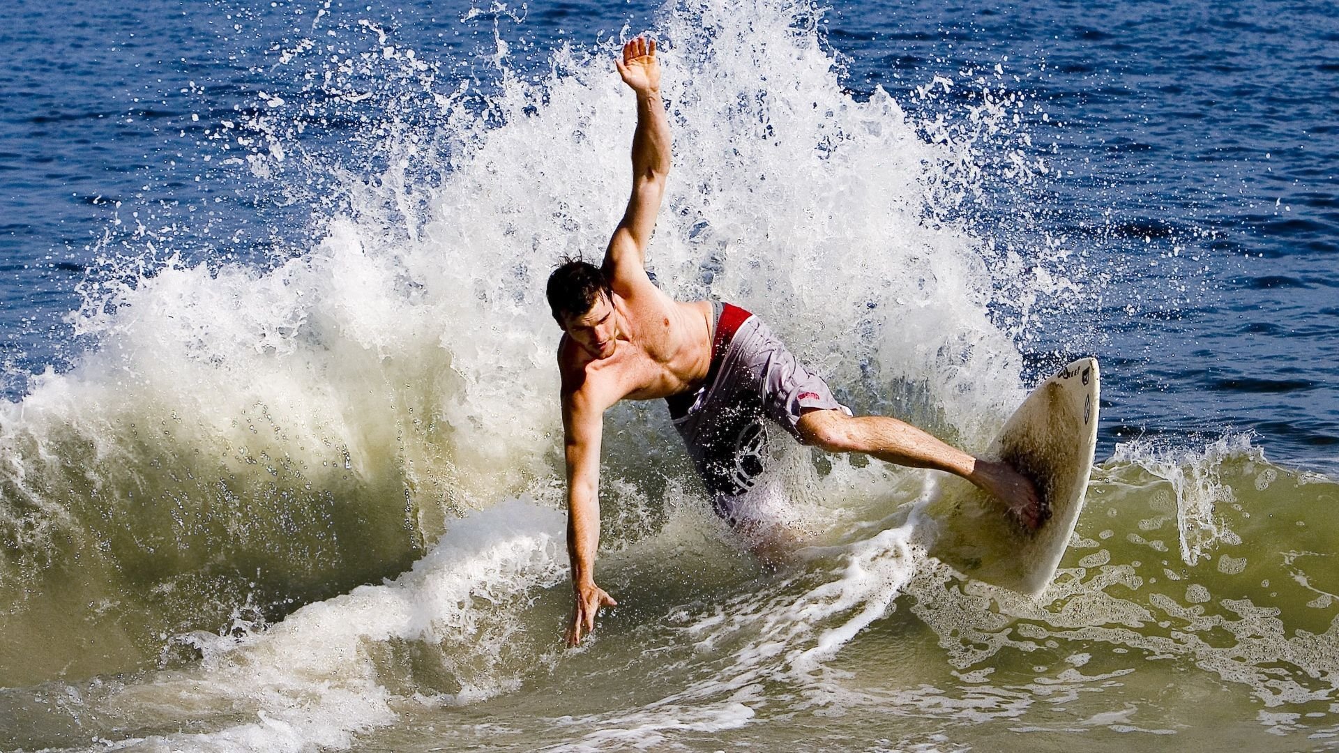 范戴克爆发激活战术革命，勒沃库森乌拉圭模式如何制霸欧陆？